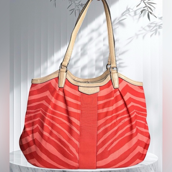 Coach Handbags - Coach large tote Bag